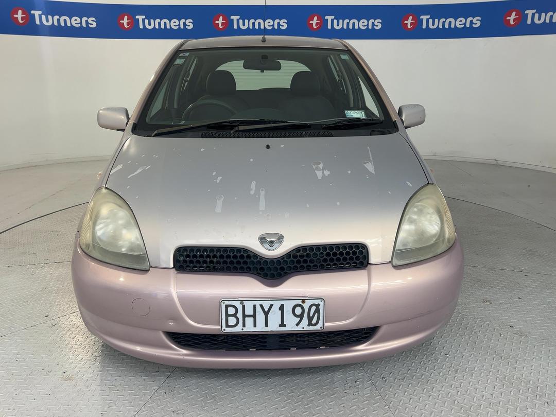 Photo '2' of Toyota Vitz