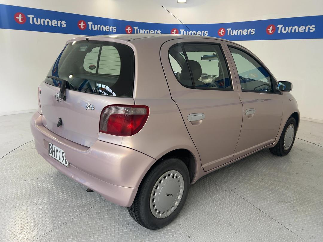 Photo '7' of Toyota Vitz