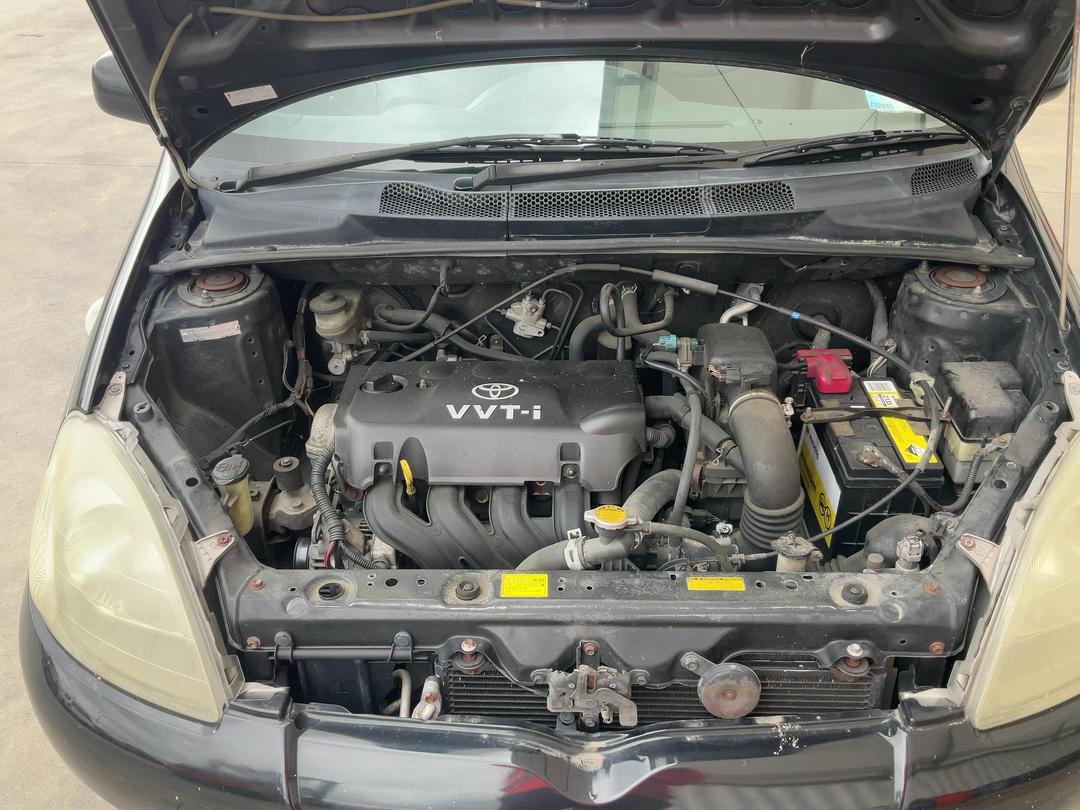 Photo '2' of Toyota Vitz