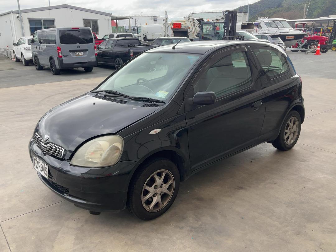 Photo '4' of Toyota Vitz
