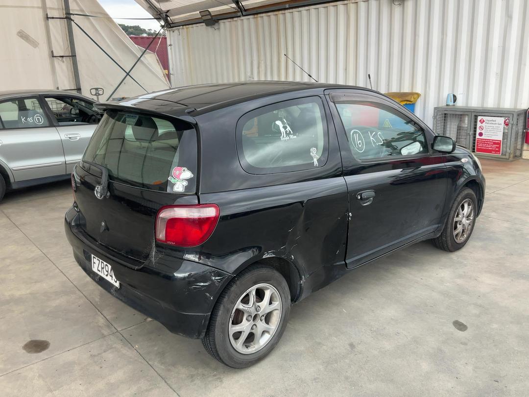 Photo '8' of Toyota Vitz
