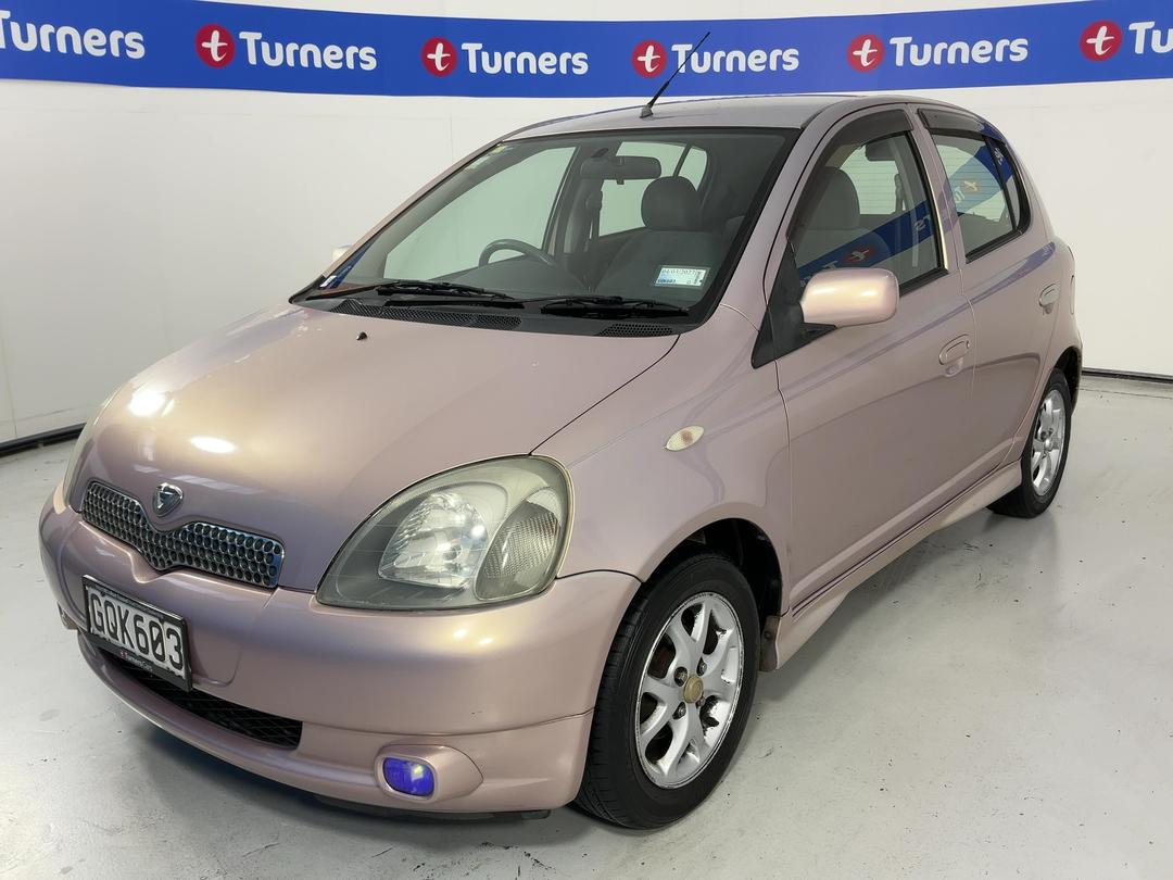 Photo '4' of Toyota Vitz