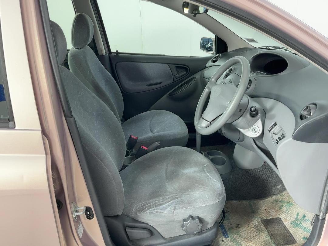 Photo '16' of Toyota Vitz