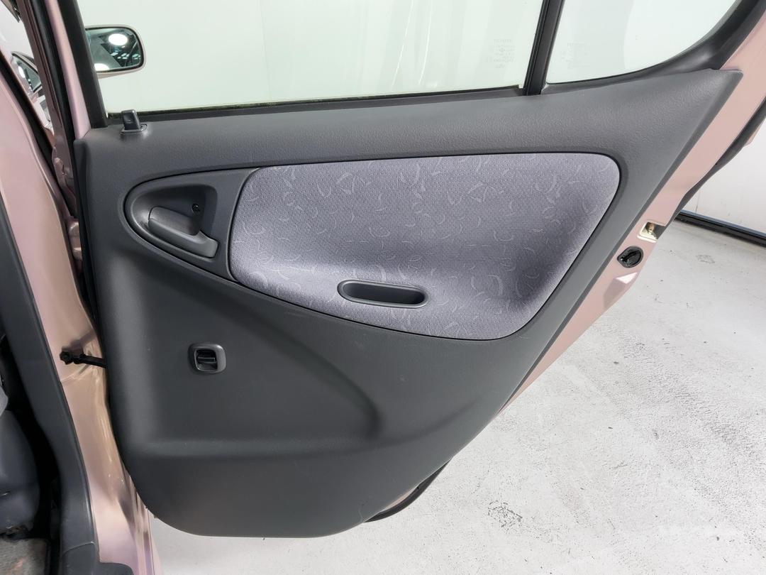 Photo '19' of Toyota Vitz