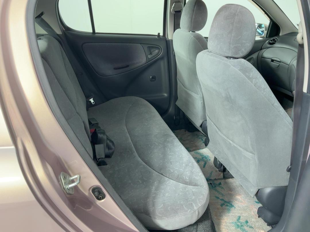Photo '20' of Toyota Vitz