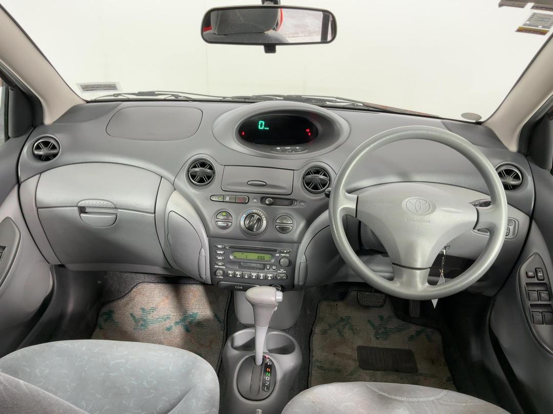 Photo '17' of Toyota Vitz