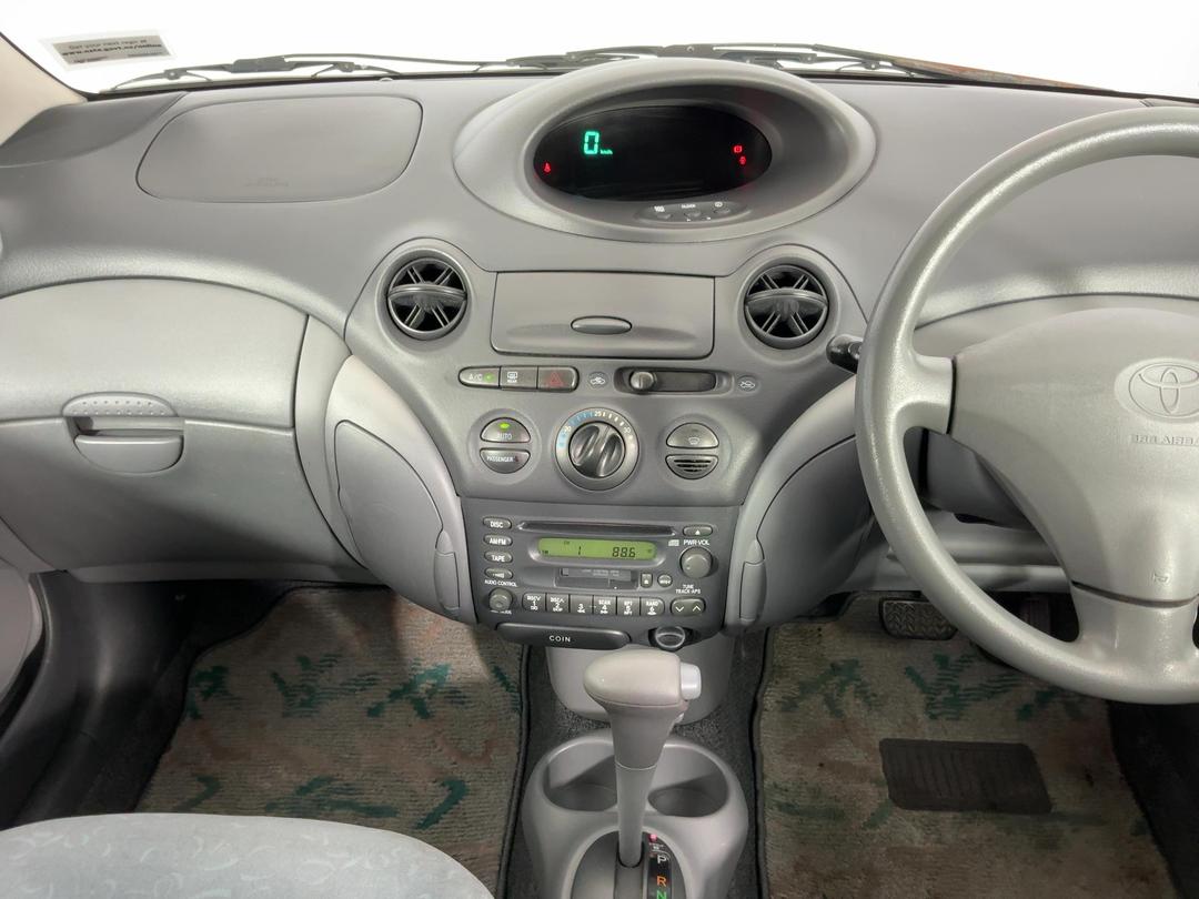 Photo '18' of Toyota Vitz