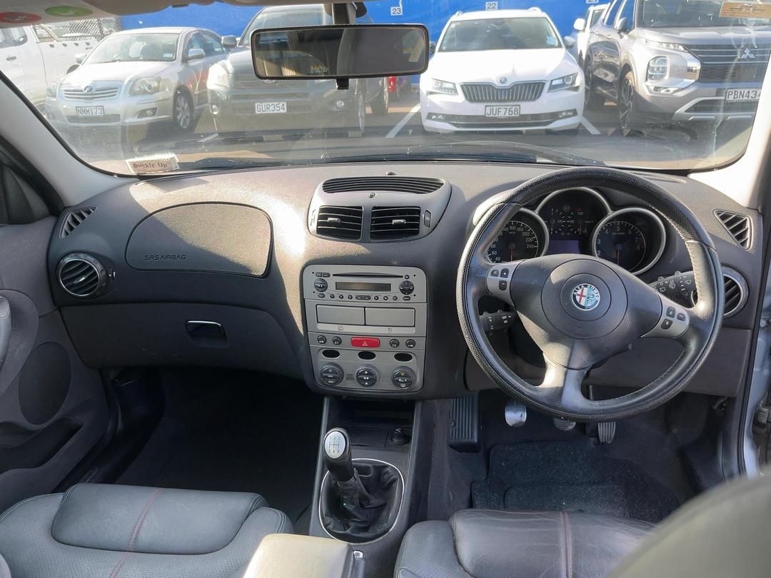 Photo '14' of Alfa Romeo 147 TS16V Photo '14' of Alfa Romeo 147 TS16V