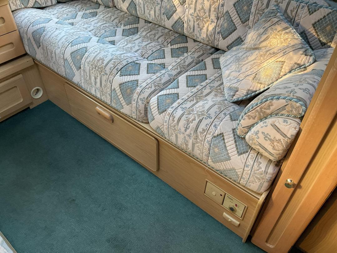 Photo '14' of Caravan Lunar Clubman Caravan - Single