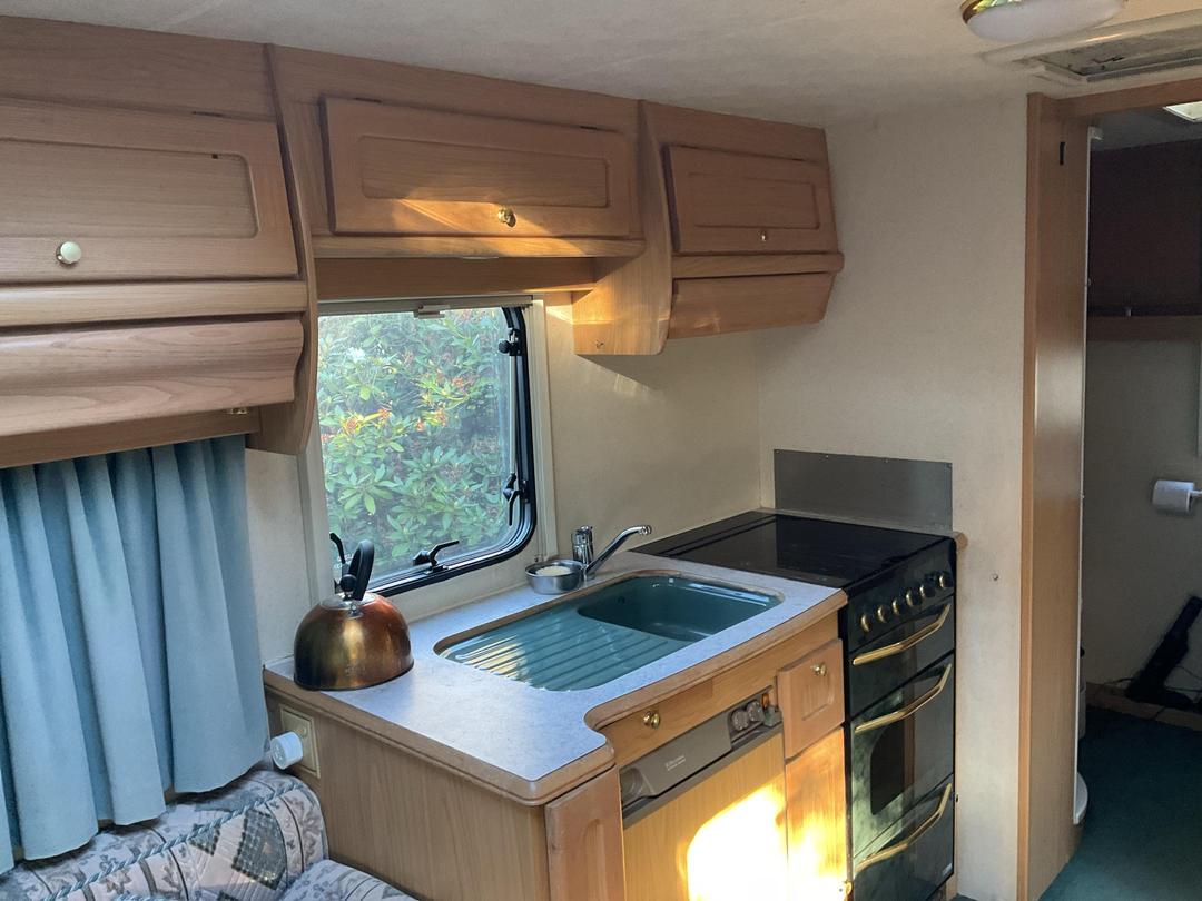 Photo '17' of Caravan Lunar Clubman Caravan - Single