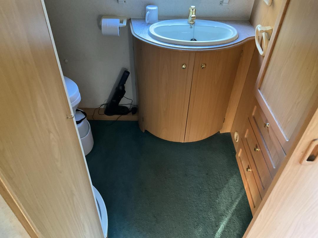 Photo '22' of Caravan Lunar Clubman Caravan - Single