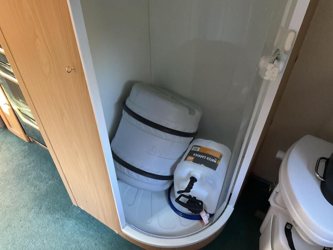 Photo '25' of Caravan Lunar Clubman Caravan - Single