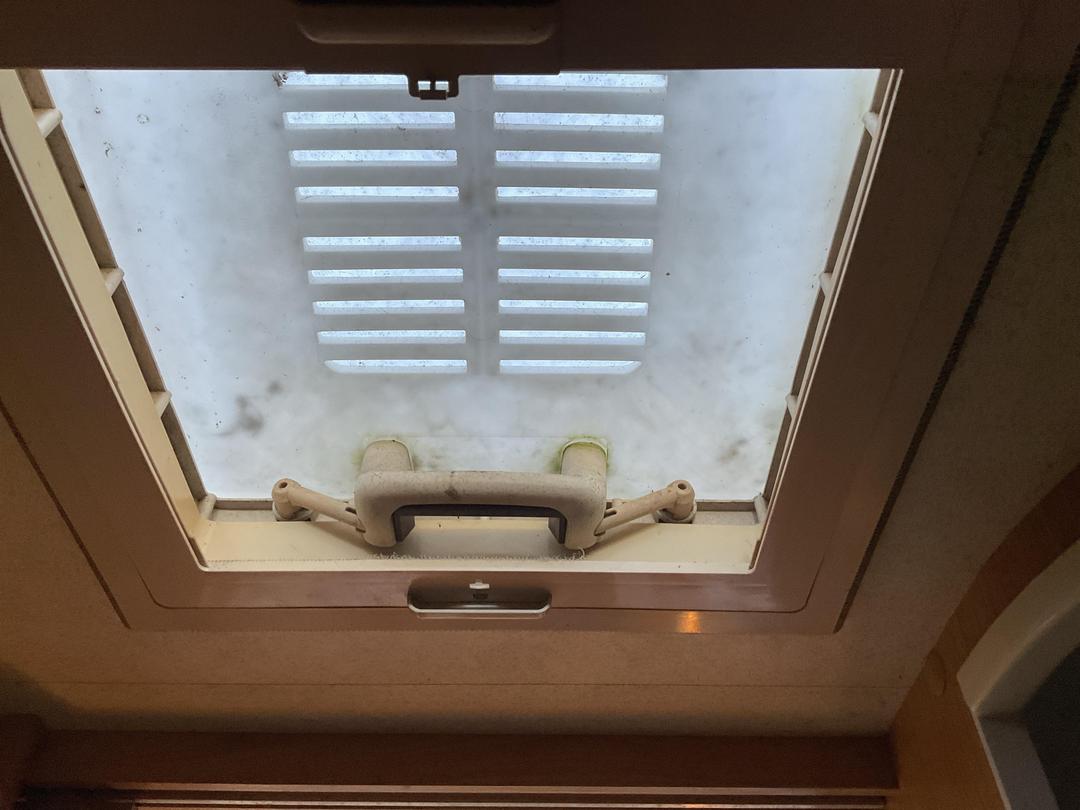 Photo '26' of Caravan Lunar Clubman Caravan - Single