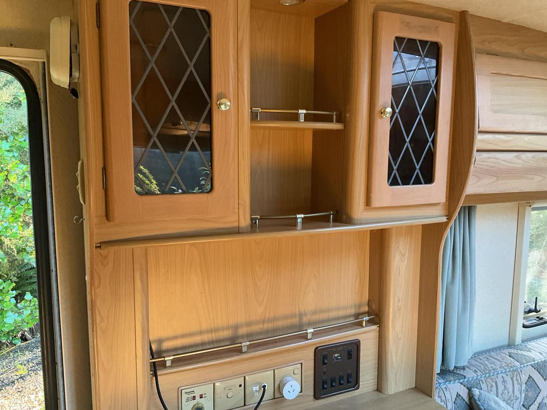 Photo '28' of Caravan Lunar Clubman Caravan - Single