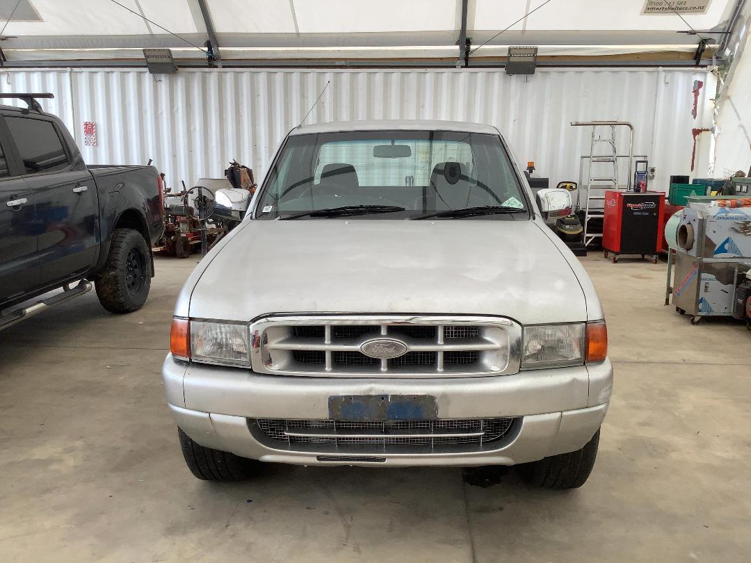 Photo '2' of Ford Courier XLT Wellside