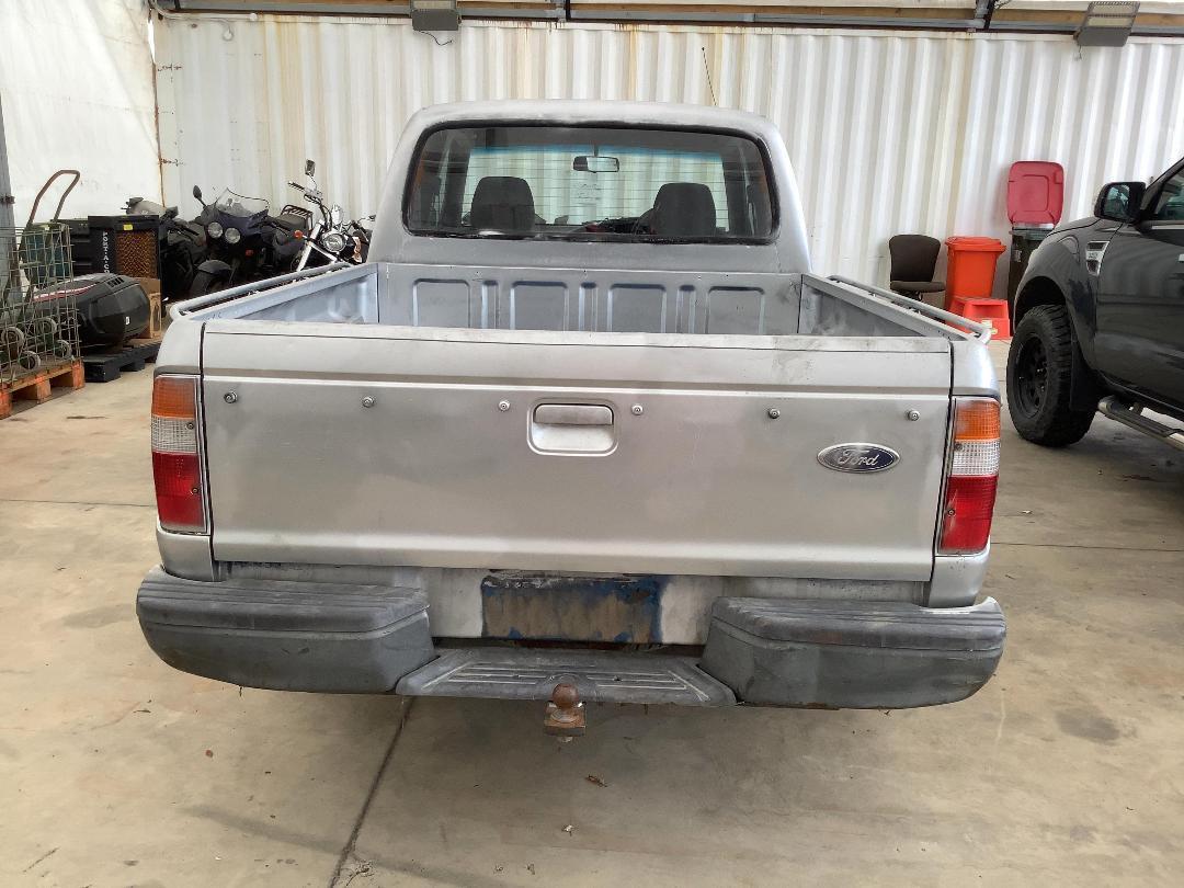 Photo '6' of Ford Courier XLT Wellside