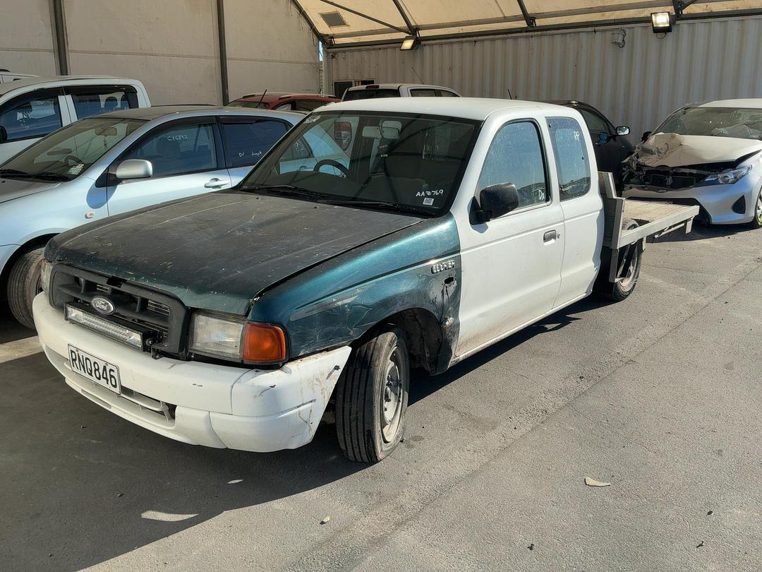 Photo '2' of Ford Courier XL CREW CAB Photo '2' of Ford Courier XL CREW CAB
