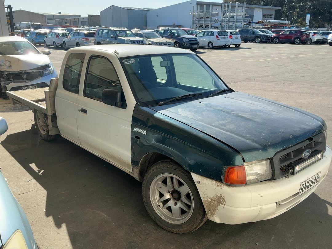 Photo '3' of Ford Courier XL CREW CAB Photo '3' of Ford Courier XL CREW CAB