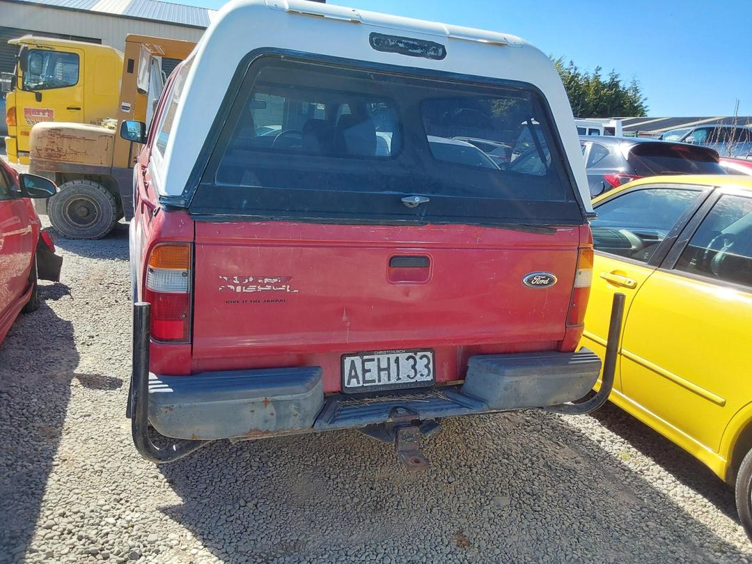 Photo '6' of Ford Courier XL Crew CAB Photo '6' of Ford Courier XL Crew CAB