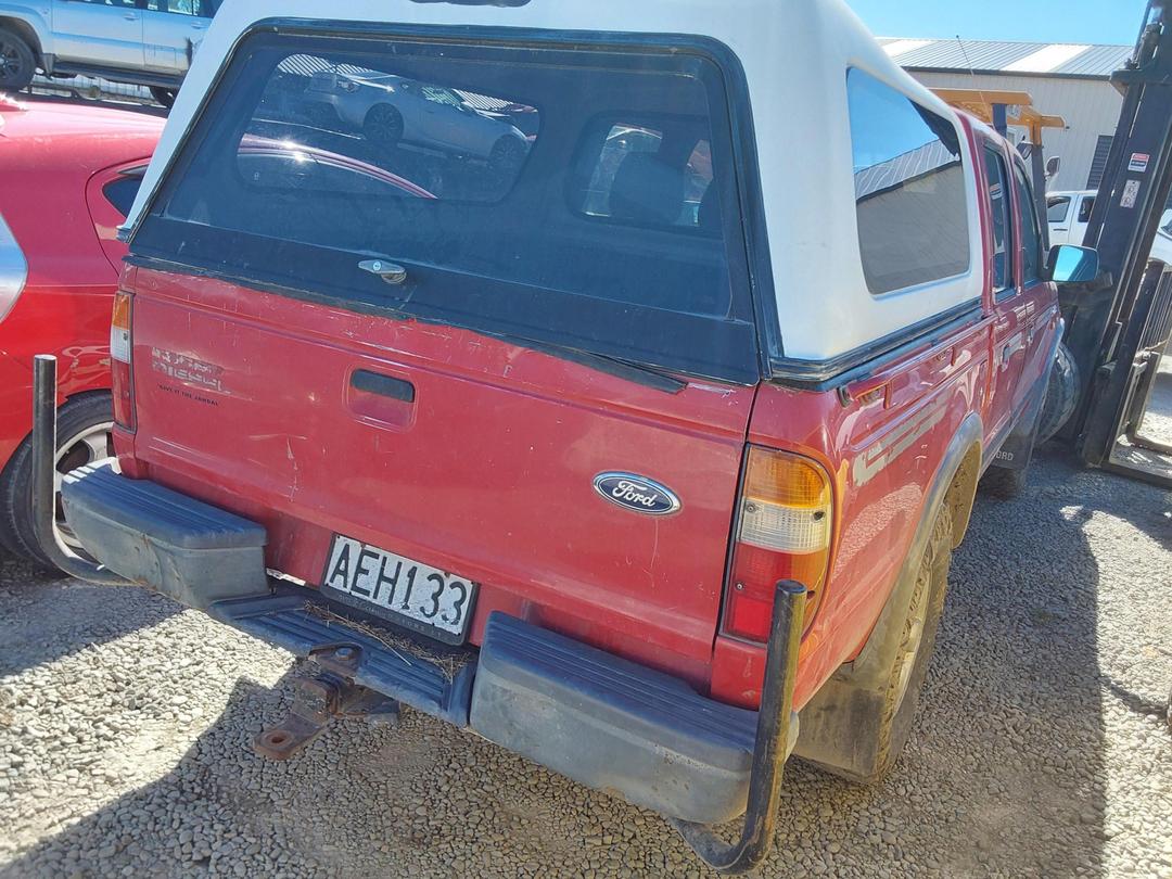 Photo '7' of Ford Courier XL Crew CAB Photo '7' of Ford Courier XL Crew CAB