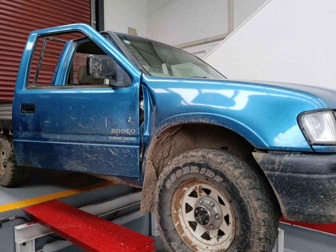 Photo '3' of Holden Rodeo 4X4 DSL LX STD C/C Photo '3' of Holden Rodeo 4X4 DSL LX STD C/C