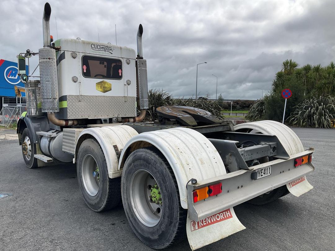 Photo '6' of Kenworth T800 Tractor Unit