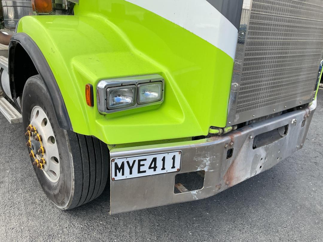 Photo '18' of Kenworth T800 Tractor Unit