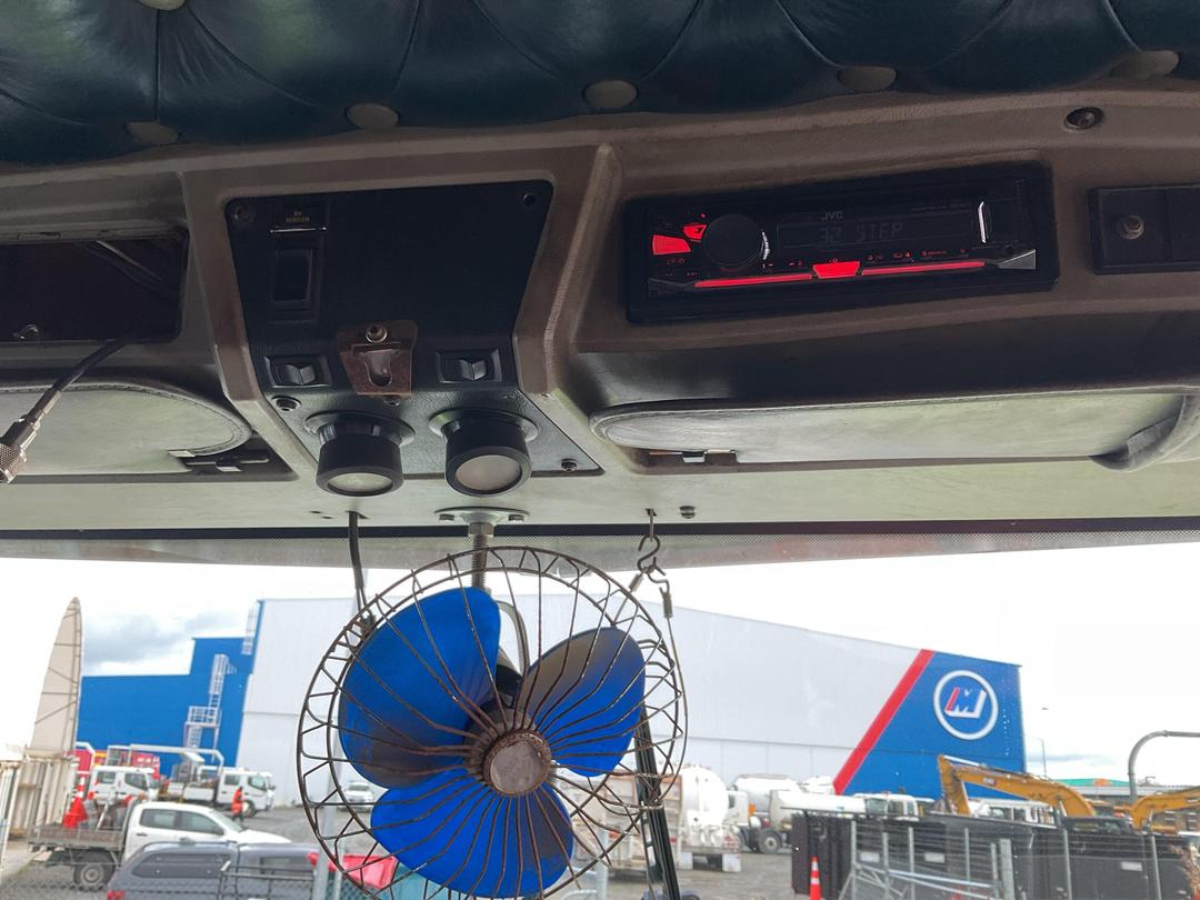 Photo '16' of Kenworth T800 Tractor Unit