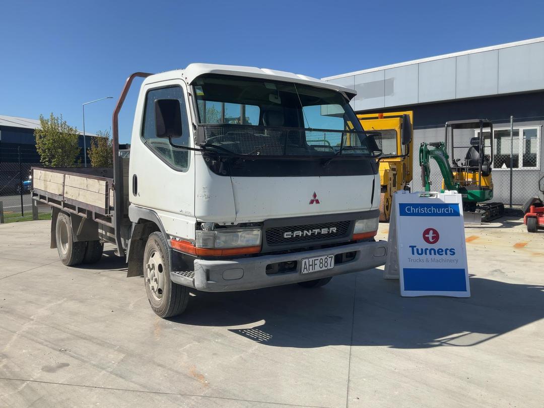 Photo '1' of Mitsubishi Canter FE112C4 Flat Deck