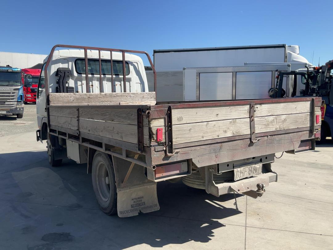 Photo '6' of Mitsubishi Canter FE112C4 Flat Deck
