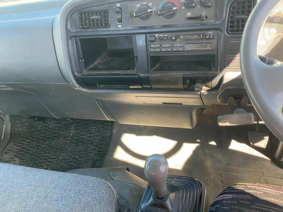 Photo '13' of Mitsubishi Canter FE112C4 Flat Deck