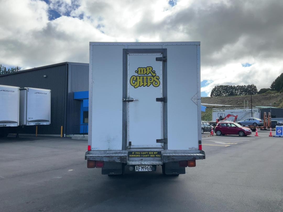 Photo '5' of Nissan Diesel MK205 Chiller