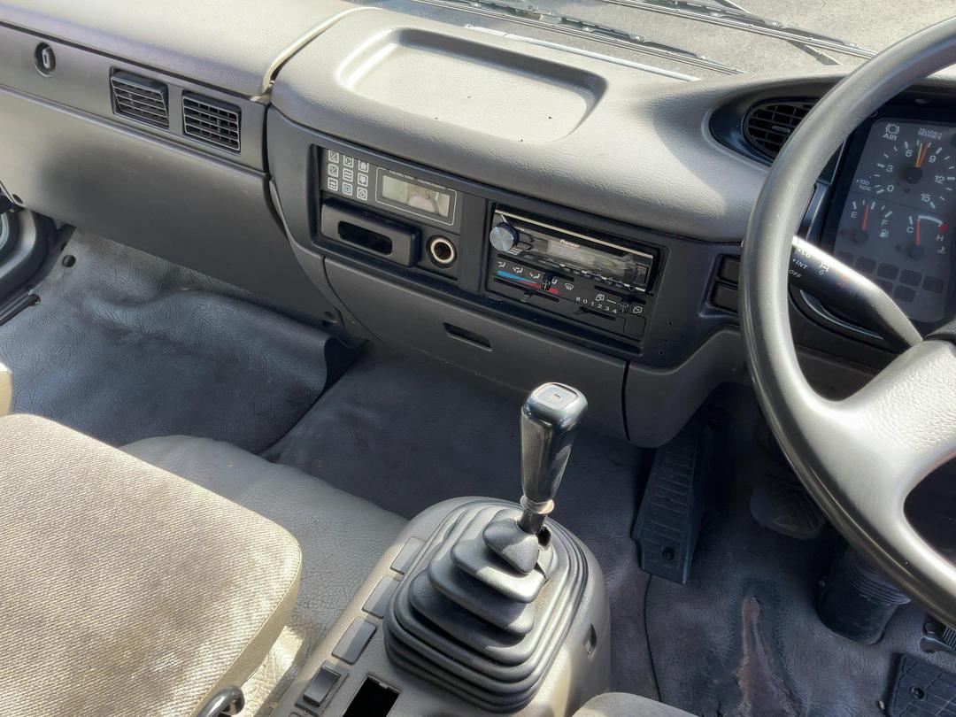 Photo '19' of Nissan Diesel MK205 Chiller