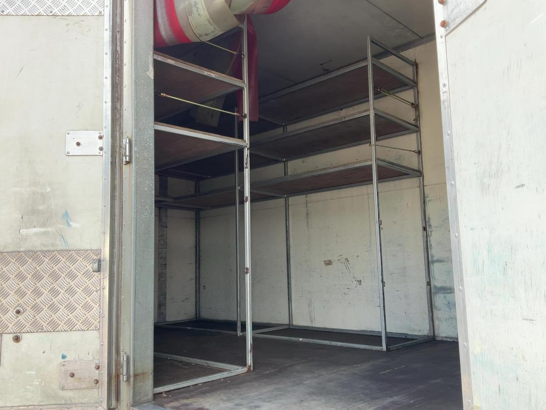Photo '23' of Nissan Diesel MK205 Chiller
