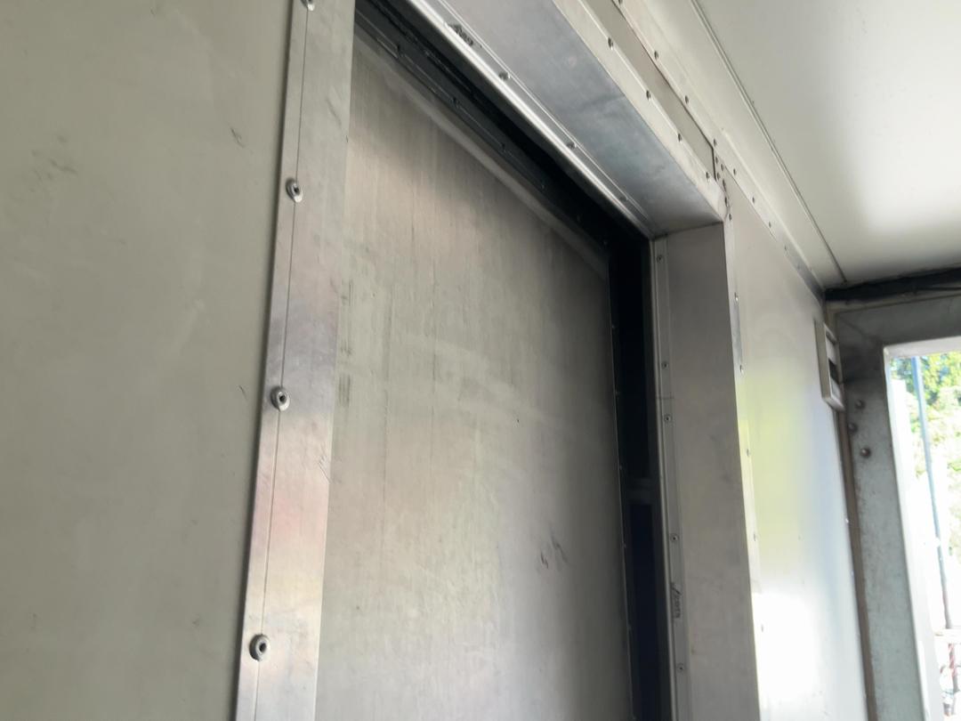 Photo '24' of Nissan Diesel MK205 Chiller