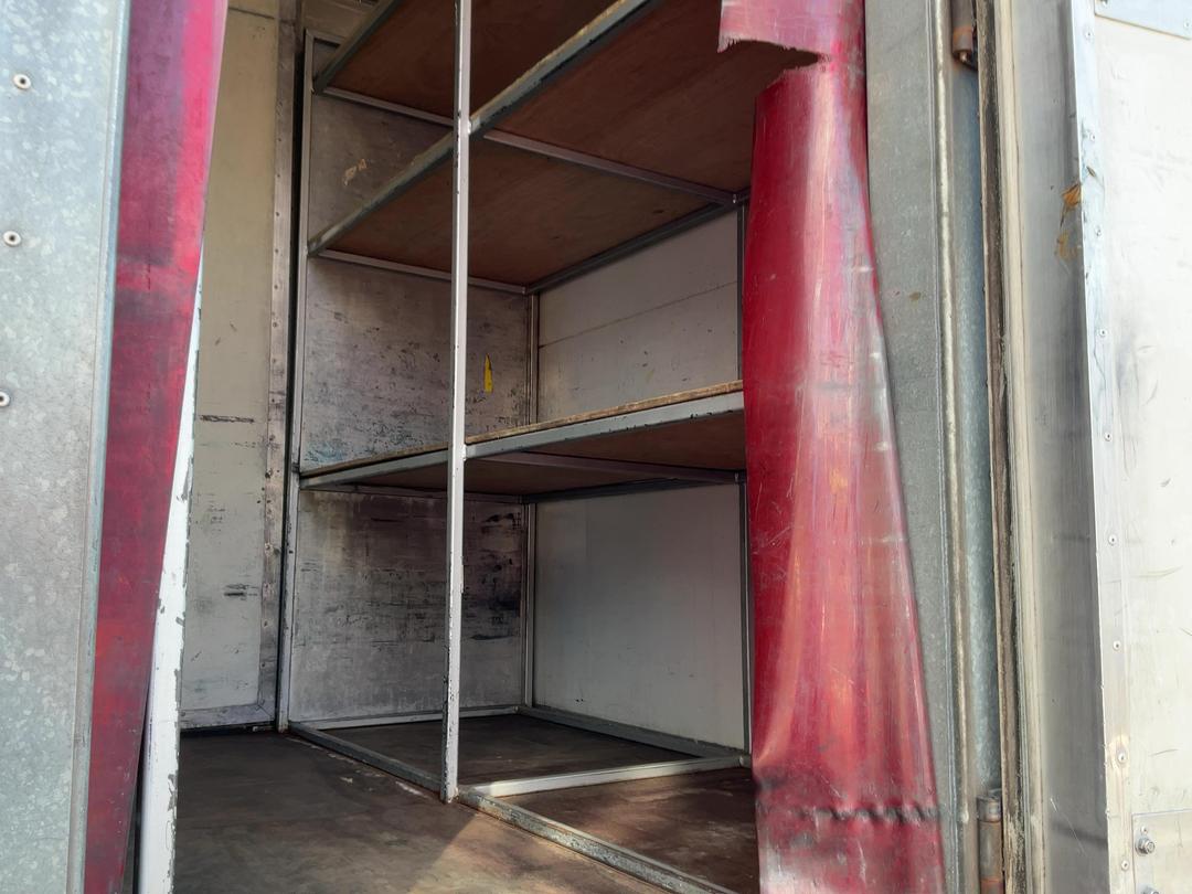 Photo '28' of Nissan Diesel MK205 Chiller