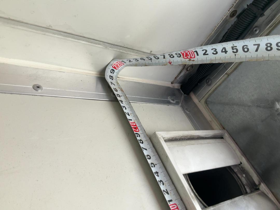 Photo '30' of Nissan Diesel MK205 Chiller