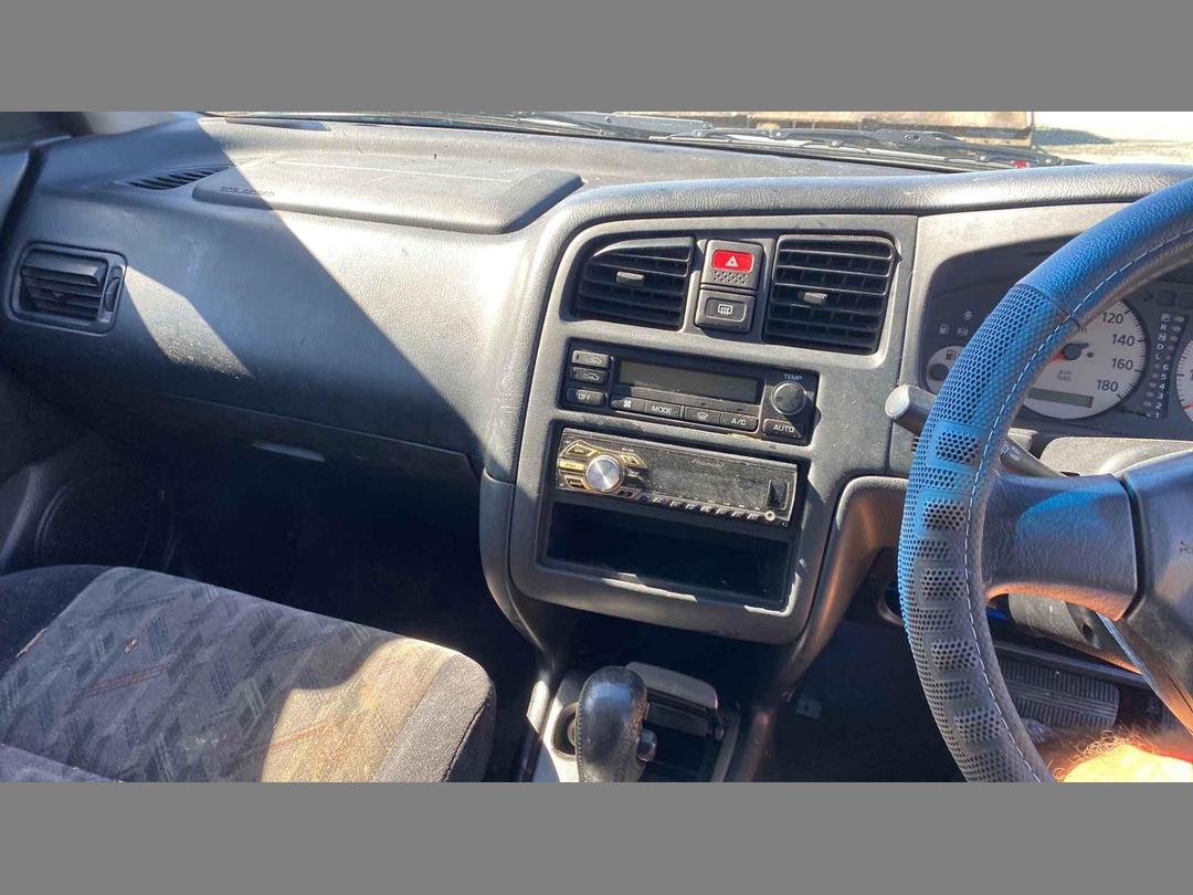 Photo '23' of Nissan Primera 2.0L 5DR WGN 4A Photo '23' of Nissan Primera 2.0L 5DR WGN 4A