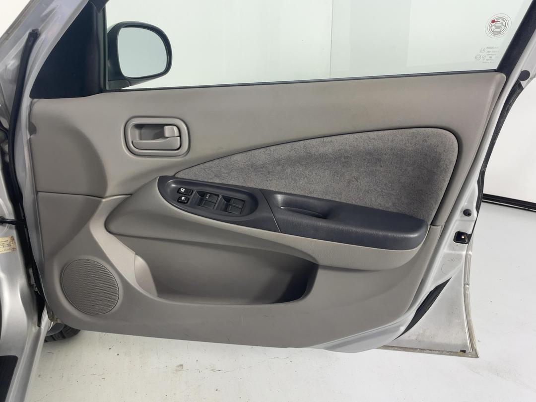 Photo '13' of Nissan Pulsar LS I Photo '13' of Nissan Pulsar LS I