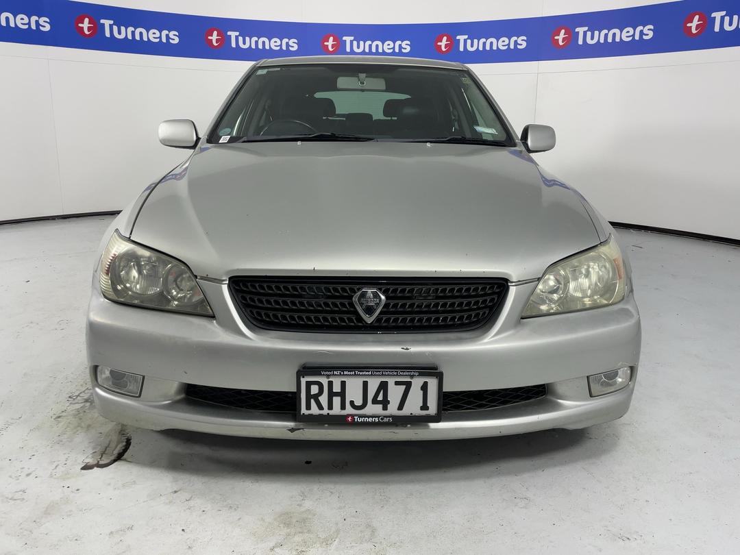 Photo '2' of Toyota Altezza Gita Photo '2' of Toyota Altezza Gita