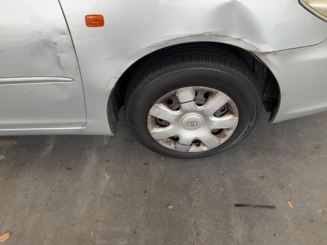 Photo '32' of Toyota Camry