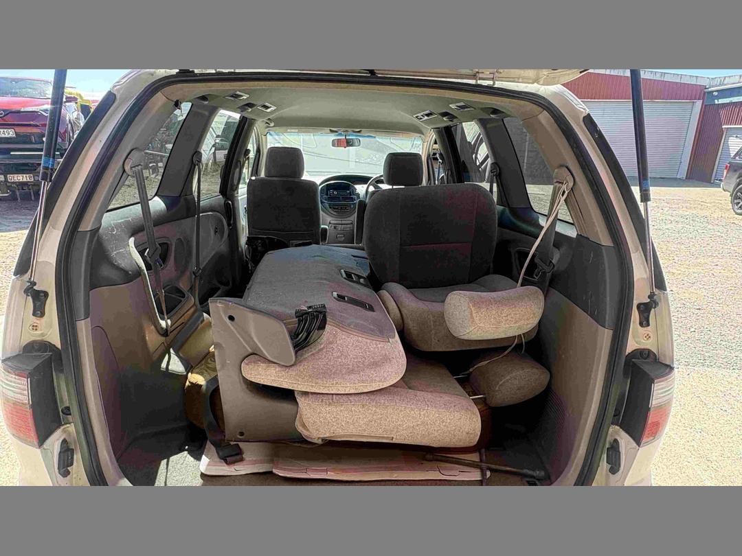 Photo '12' of Toyota Estima T