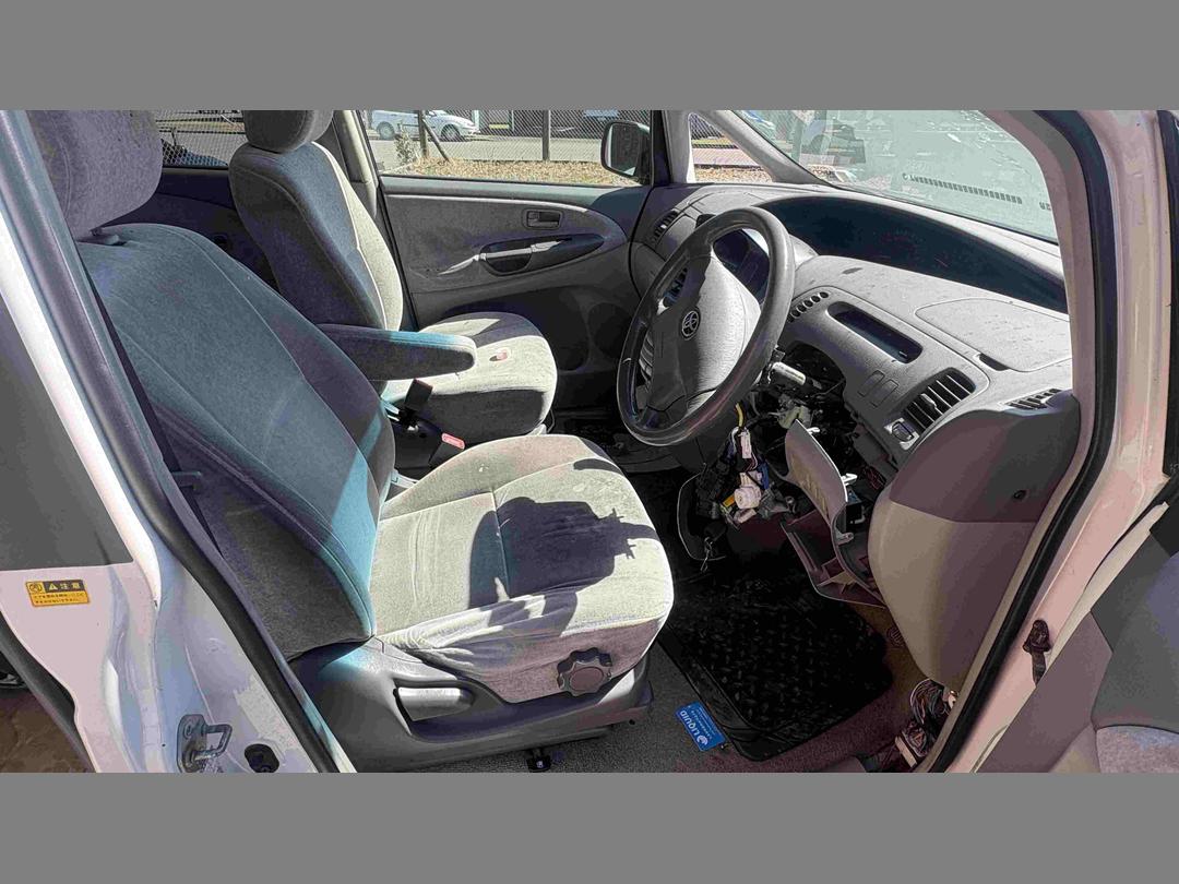 Photo '16' of Toyota Estima T