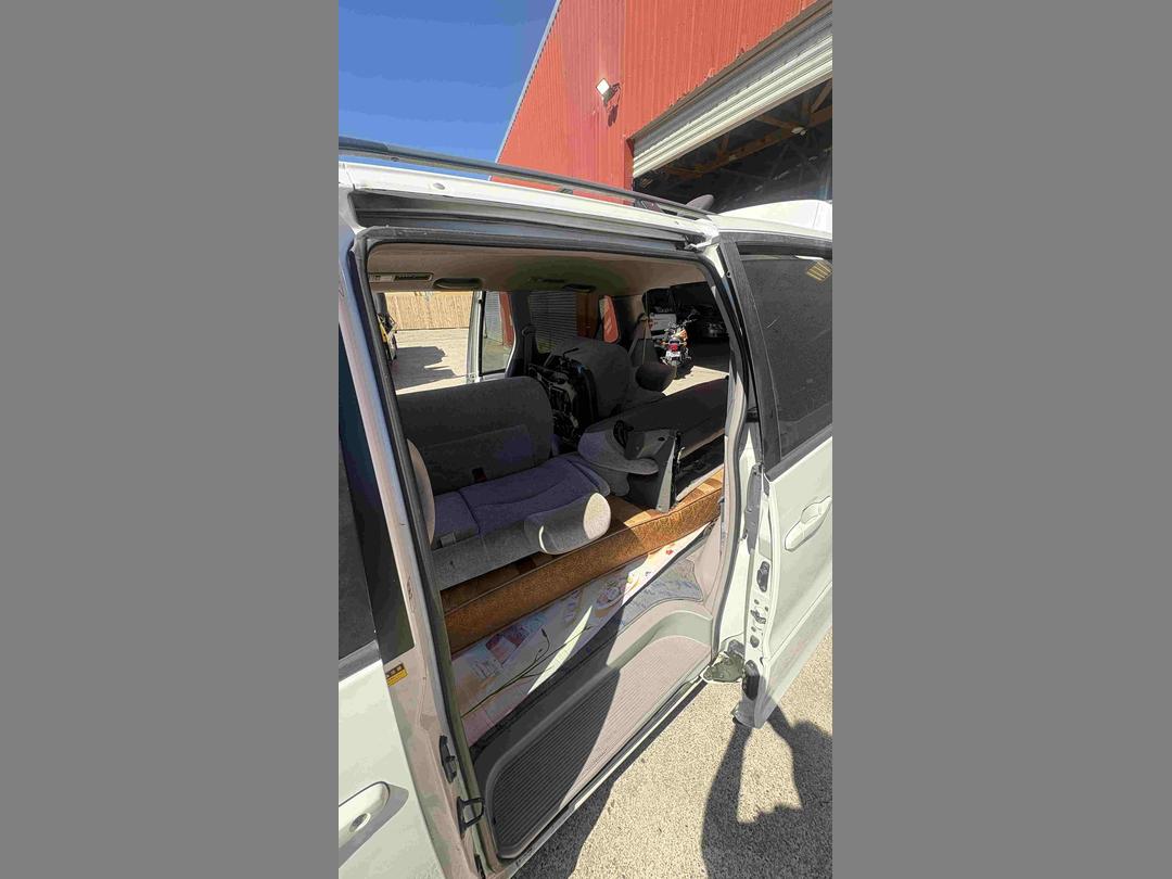 Photo '17' of Toyota Estima T