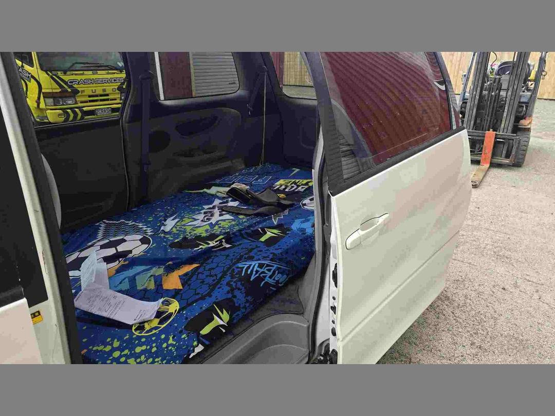 Photo '23' of Toyota Estima T