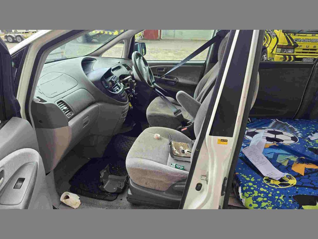 Photo '24' of Toyota Estima T