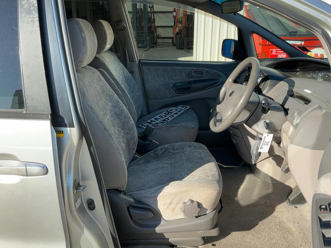 Photo '15' of Toyota Estima Photo '15' of Toyota Estima
