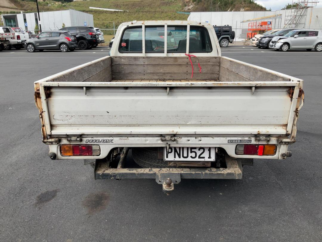 Photo '6' of Toyota Hilux