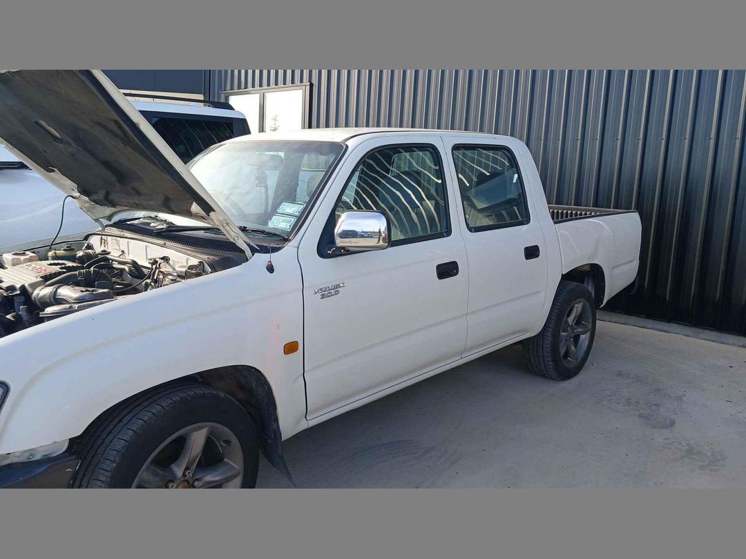 Photo '5' of Toyota Hilux SR5 D/C