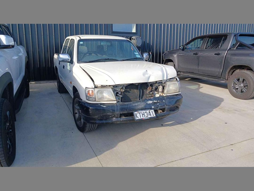Photo '9' of Toyota Hilux SR5 D/C